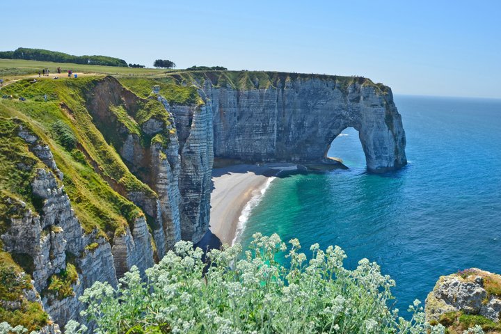 Deauville: Étretat & Honfleur Private Tour with Cider Tasting