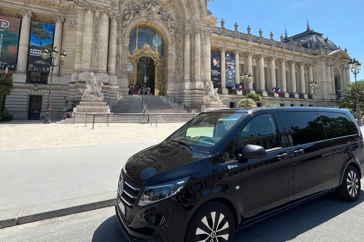 Le Havre Shore Excursion: Private Day Trip to Paris