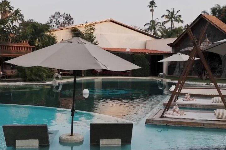 Wellness Day Pass: Private Tipi, Pool & Breakfast in El Laurel