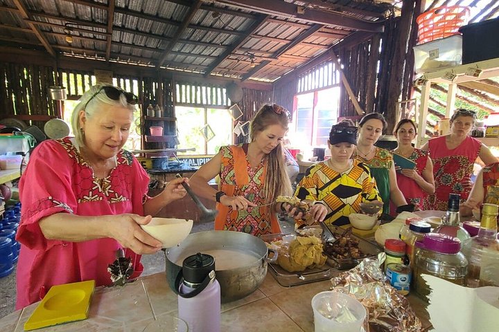 Hopkins Kayaking and Garifuna Cooking Experience