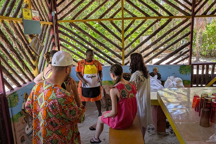 Hopkins Kayaking and Garifuna Cooking Experience