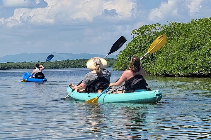Hopkins Kayaking and Garifuna Cooking Experience
