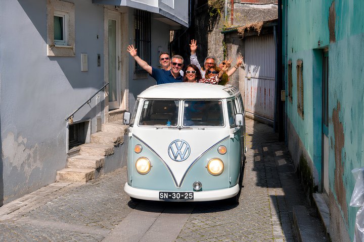 Porto: Private Vintage VW Kombi Tour with Open Roof (2-8 People)