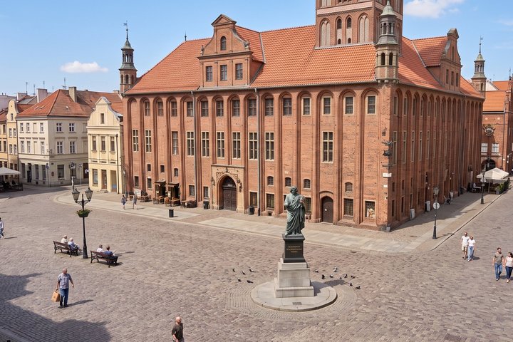 Private Customizable Walking Tour in Torun