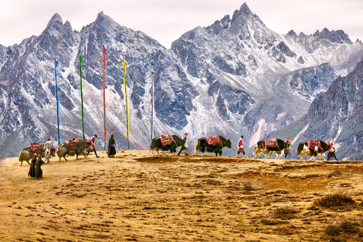 Landing Everest Base Camp Kalapathar by Helicopter with Breakfast