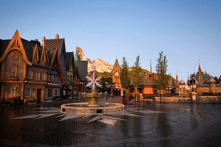 Disneyland® Paris 1 Day with Round-Trip Train Tickets from Paris