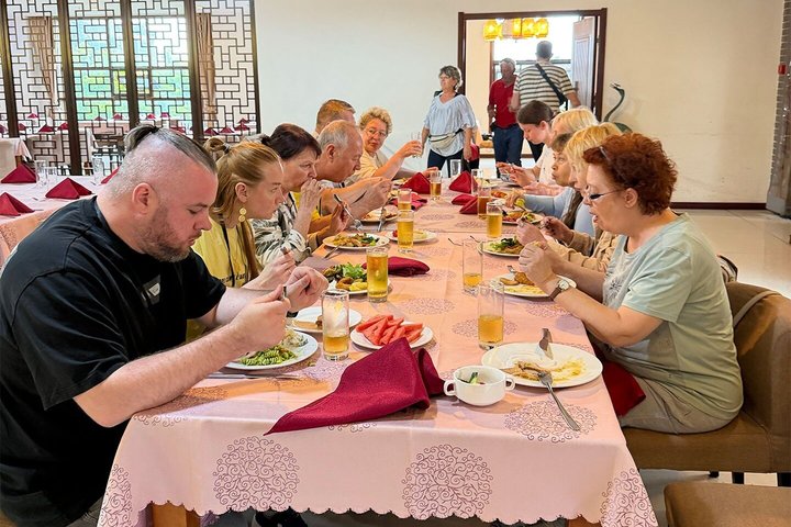 Mini Group Xian Day Tour to Terracotta Army, City Wall, Pagoda and Muslim Bazaar
