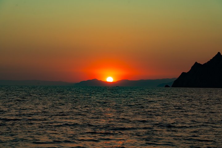 Sunset Boat Tour and Cinque Terre Aperitif from Monterosso