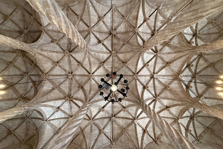 Valencia: Cathedral, St. Nicholas & Silk Exchange Tour + Tickets