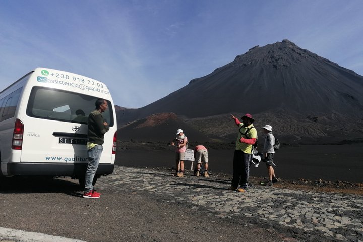 Hiking to Petit Pico and the Crater of 2014