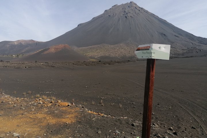 Hiking to Petit Pico and the Crater of 2014