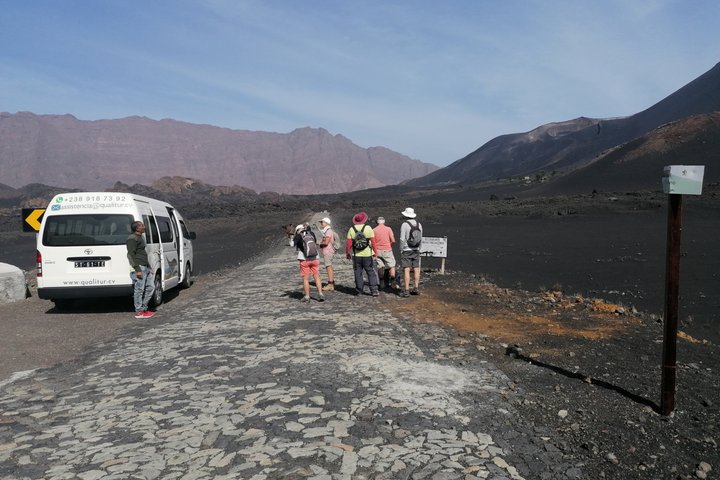 Hiking to Petit Pico and the Crater of 2014