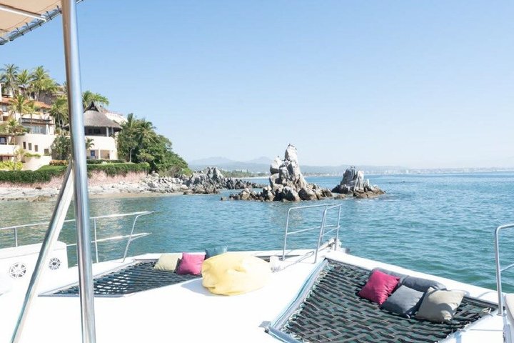 Private Sunset Boat Cruise in Banderas Bay Snacks and Drinks