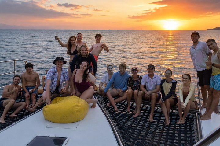 Private Sunset Boat Cruise in Banderas Bay Snacks and Drinks