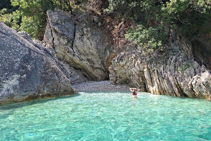 Sarandë: Small-Group Boat Tour with Surprise Extra Stop