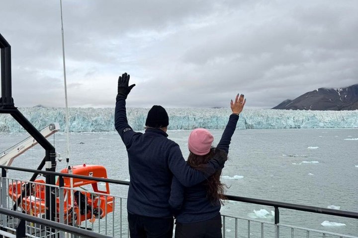 Svalbard Icebreaker Cruise and Arctic Floating Adventure