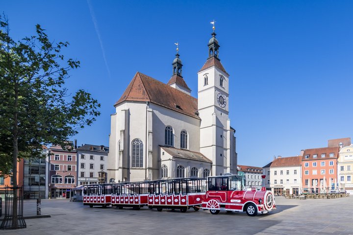 City tour through Regensburg with the little train