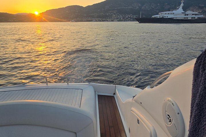 Private boat rental between Nice and Monaco