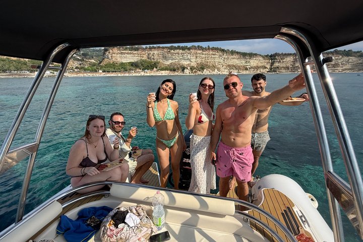 Tropea and Capo Vaticano Boat Tour with Bath Stops