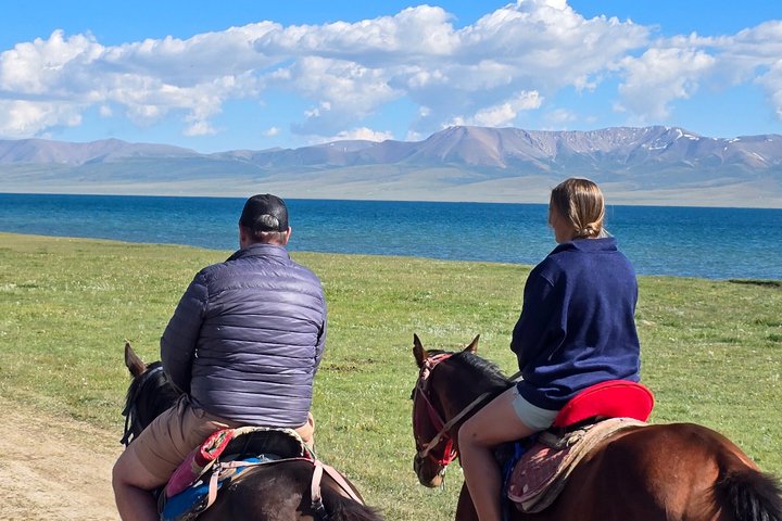 3 days horse back riding to Song-Kul lake whole year round