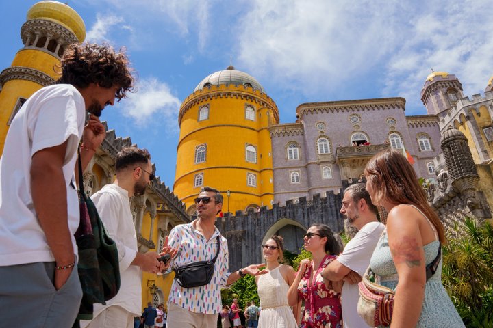 Half-Day Sintra and Pena Palace Tour from Lisbon with Small-Group