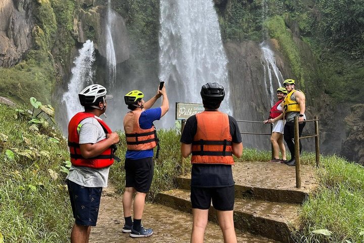 Lake Yojoa Adventure: Waterfalls, Caves & Chocolate Experience