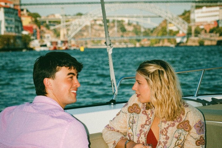 Porto: Douro Small Group Boat Cruise with Port Wine and Snacks