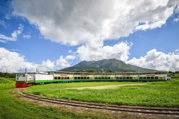 St.Kitts Sugar Train Tour and Drinks with Cruise Port Pickup