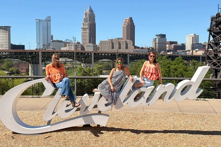 Uncorked in The Land - Wine, Cocktails & City Views