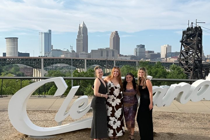 Uncorked in The Land - Wine, Cocktails & City Views