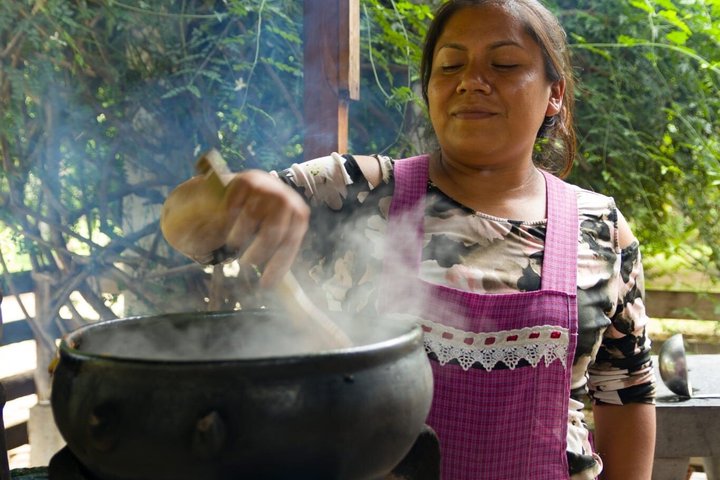 Oaxaca cooking: mole & tortilla class, market tour & mezcalitas