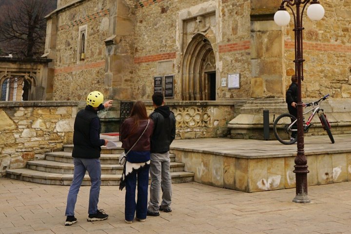 Piatra Highlights on a Cycle Rickshaw
