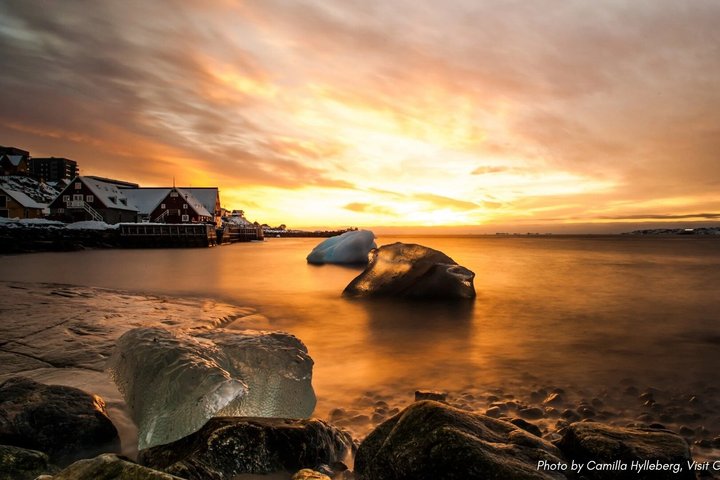 Nuuk Walking Tour with Greenlandic Beers and Arctic Burgers