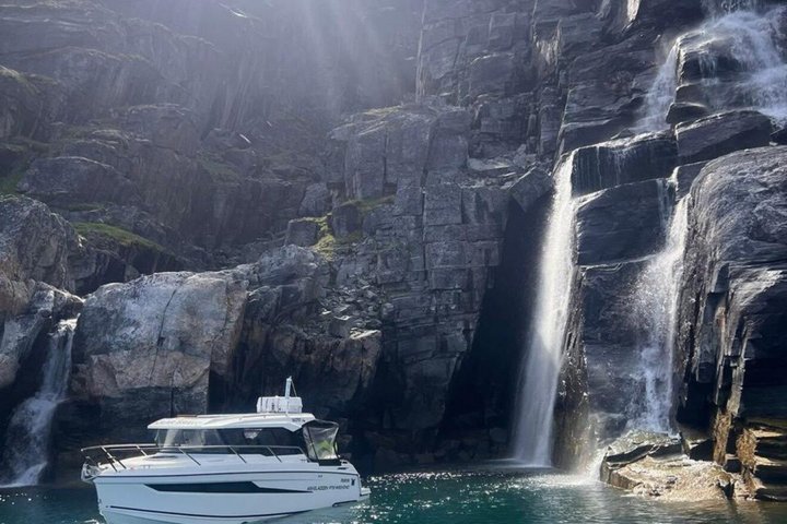 Nuuk Fjord Cruise with Greenlandic Picnic & Local Storytelling