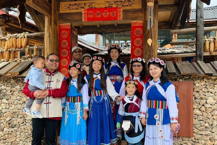 Lijiang Naxi Culture with Local Family Visit & Traditional Cook