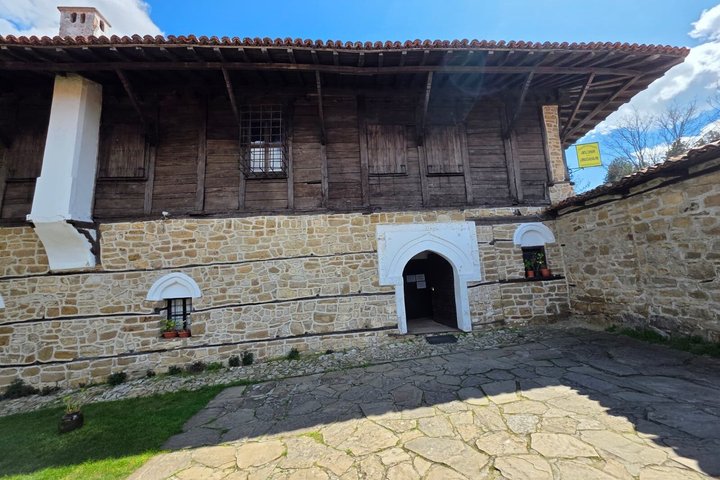 Private Tour from Bucharest: Veliko Tarnovo, Arbanasi & Tsarevets