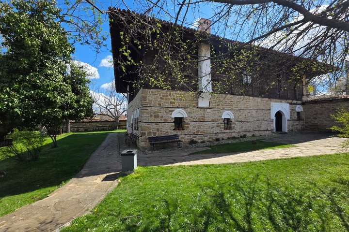 Private Tour from Bucharest: Veliko Tarnovo, Arbanasi & Tsarevets