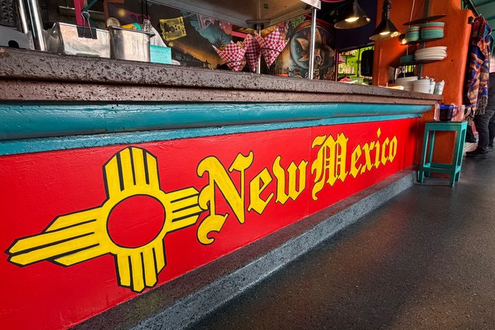 Plaza Sip, Savor, & History Walking Tour in Santa Fe