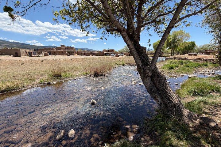 Santa Fe to Chimayo and Taos Pueblo Driving Tour/ Day Trip