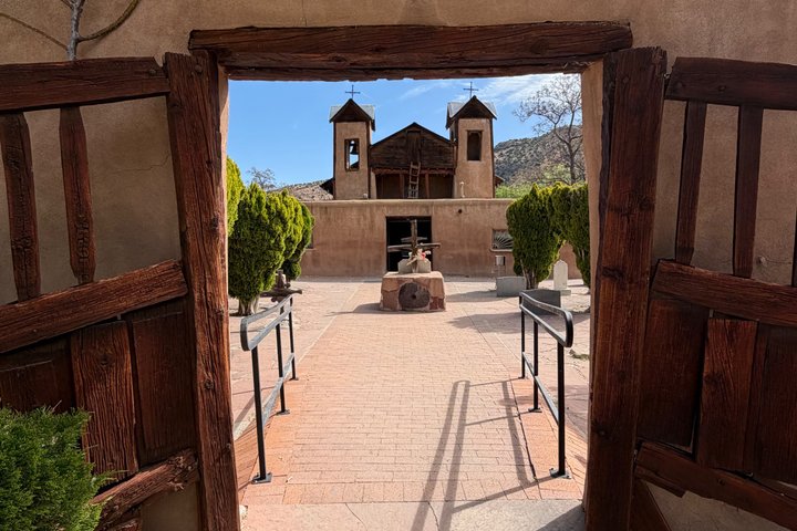 Santa Fe to Chimayo and Taos Pueblo Driving Tour/ Day Trip