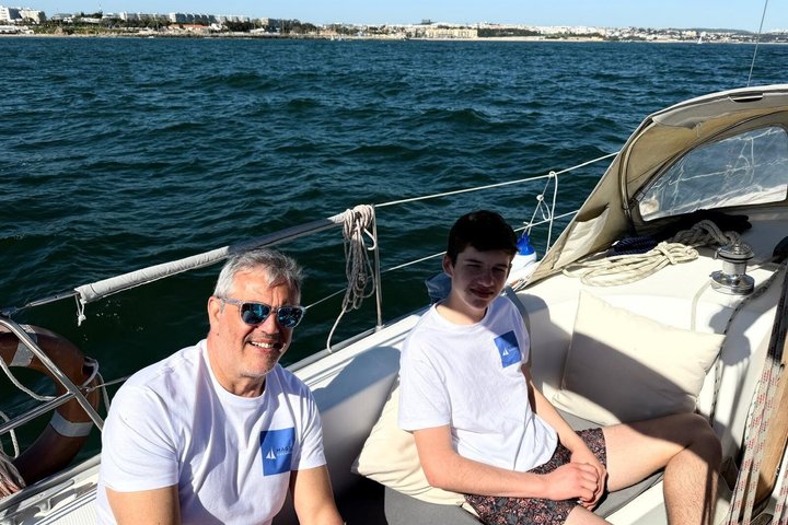 Sailing experience in Cascais
