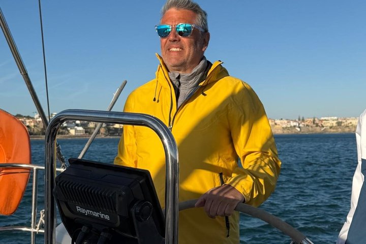 Sailing experience in Cascais