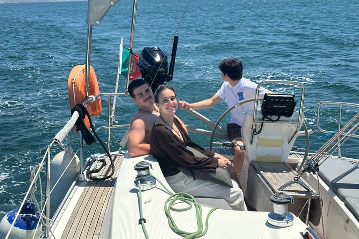 Sailing experience in Cascais