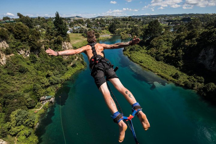 Taupo Bungy Jump New Zealand Water Touch