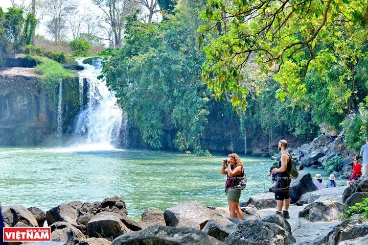 Dray Nur Waterfall & Coffee Village Day Tour from Buon Ma Thuot