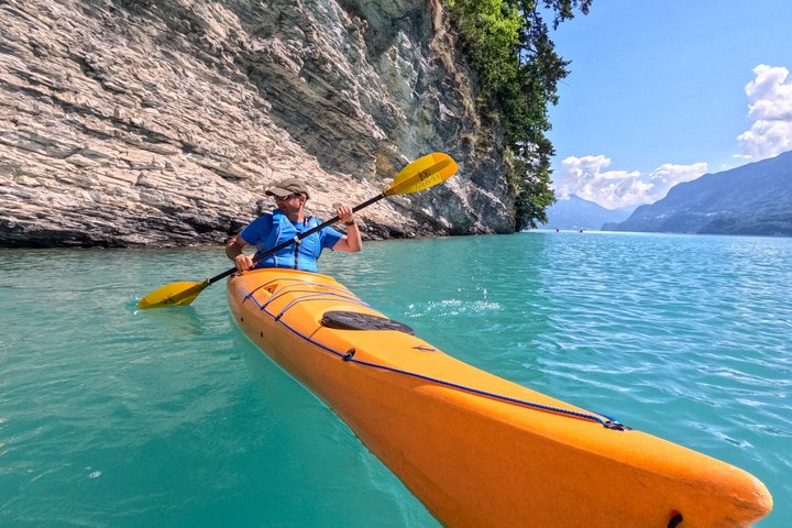 Kayak Tour of the Turquoise Lake Brienz