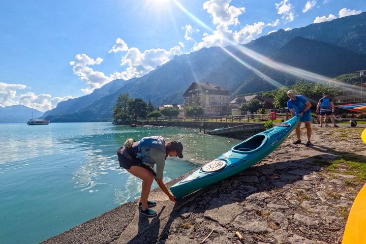 Kayak Tour of the Turquoise Lake Brienz