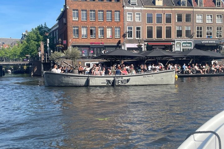 Leiden Private Canal Boat Tour with Drinks and Snacks