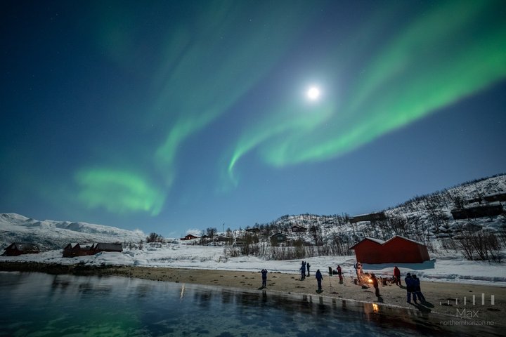 Tromsø: Small Group | Northern Lights Chase + All-Inclusive