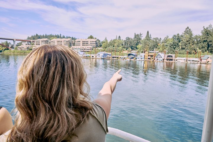 Happy Hour Sightseeing Cruise